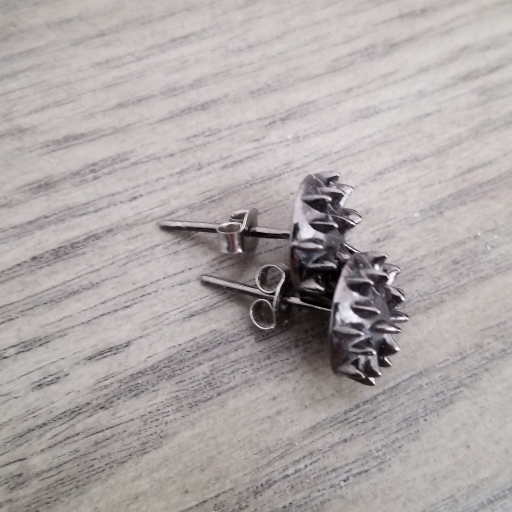 Sarah Briggs Thorn Stud Earrings